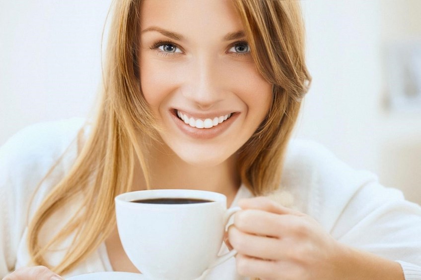 Сколько чашек кофе можно пить в день без вреда для зубной эмали